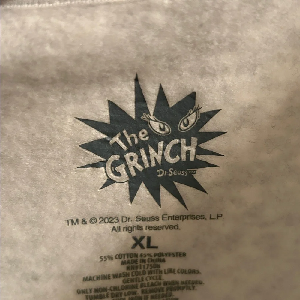 NEW Target Dr. Seuss The Grinch Graphic Sweatshirt in Gray; Size X-Large - Picture 5 of 6